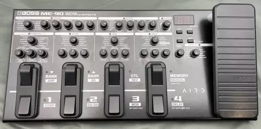 BOSS - ME-90 Guitar Multi-Effects Processor